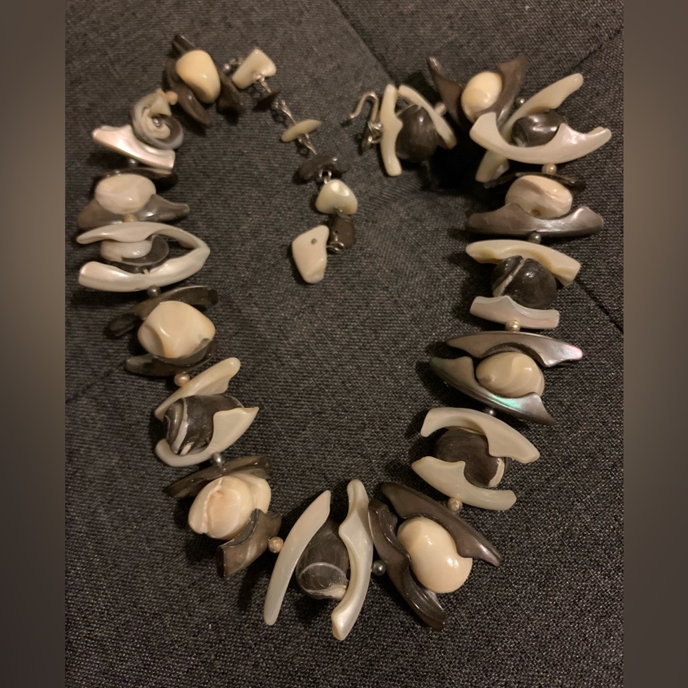 Unique, Shell Necklace - Picture 2 of 3